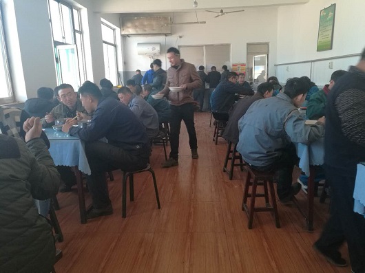 近日山西盛大鋼結(jié)構(gòu)食堂被吃貨們擠爆啦，到底是何美味？