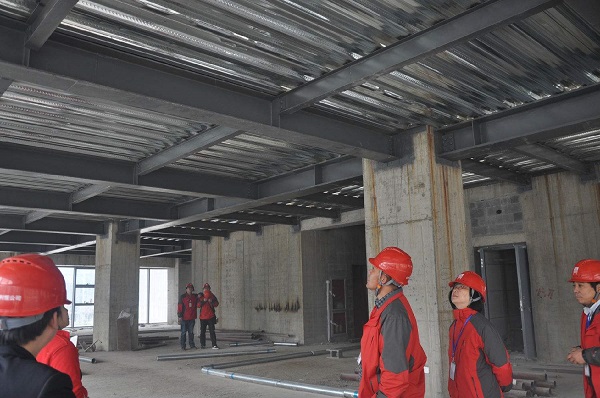鋼結(jié)構(gòu)和混凝土建筑，對比一下就知道哪個(gè)適合建廠房