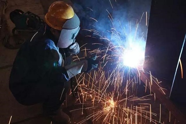 在鋼結構加工中，廠家常采取的焊接方法